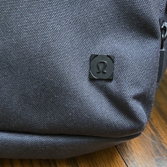 Lululemon toiletry bag - Picture 11 of 12